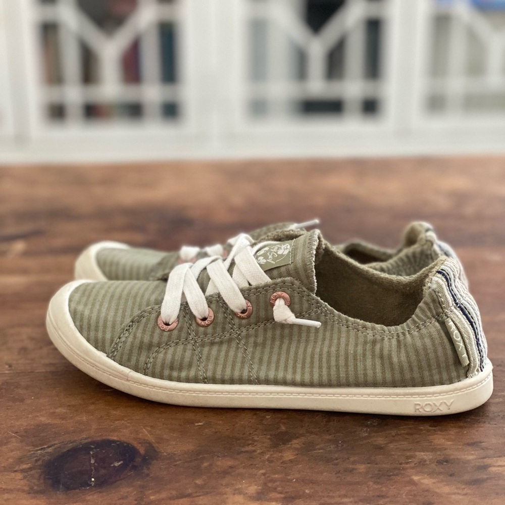 Roxy Sneakers size 6
